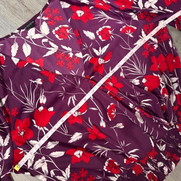 Guess Vibrant Satin Purple Red White Floral Smocked Waist Blouse Size XL - Picture 10 of 12